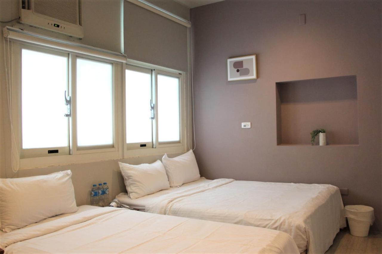微趣 Wechill Hotel Tainan Bagian luar foto