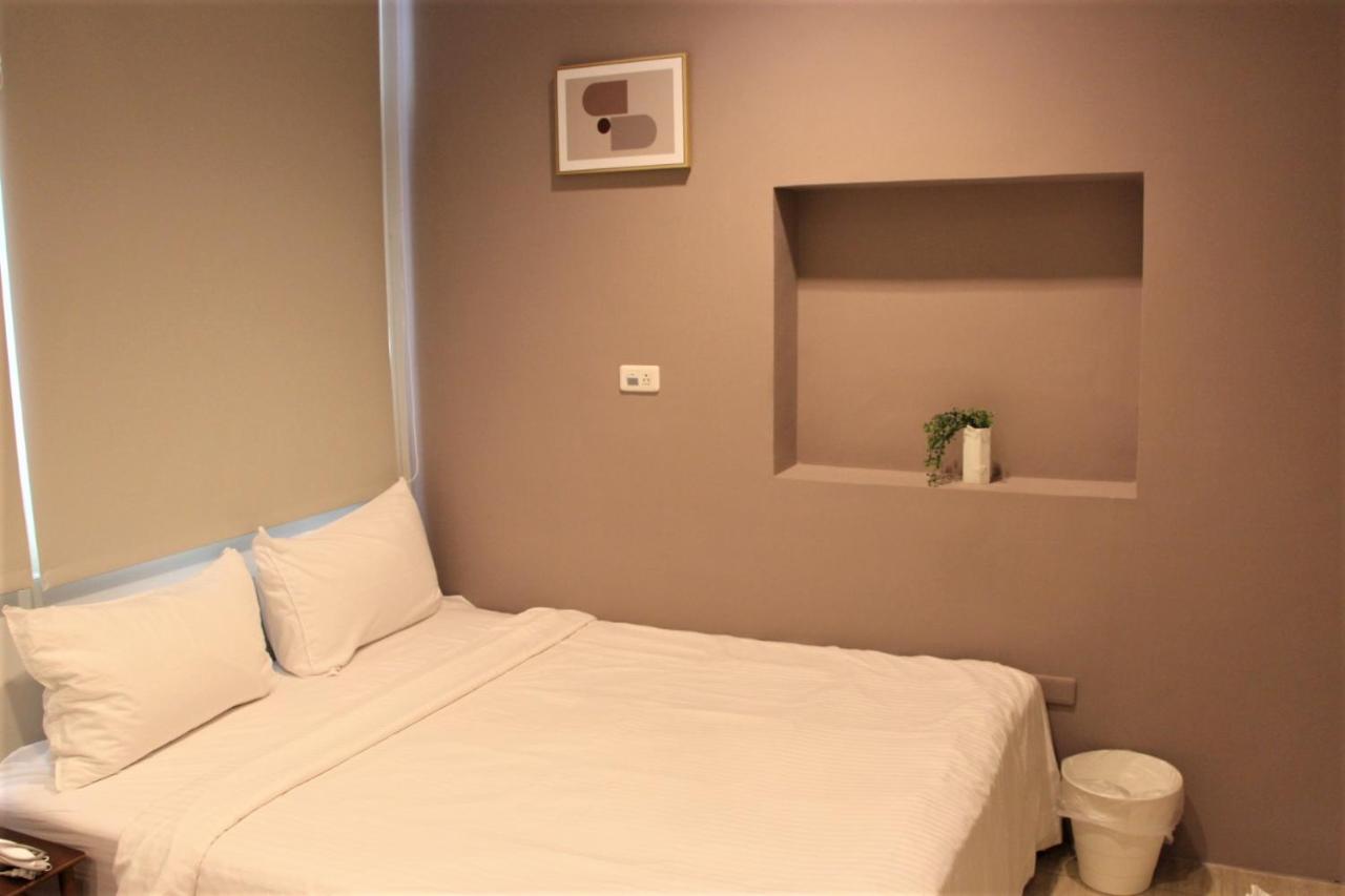 微趣 Wechill Hotel Tainan Bagian luar foto