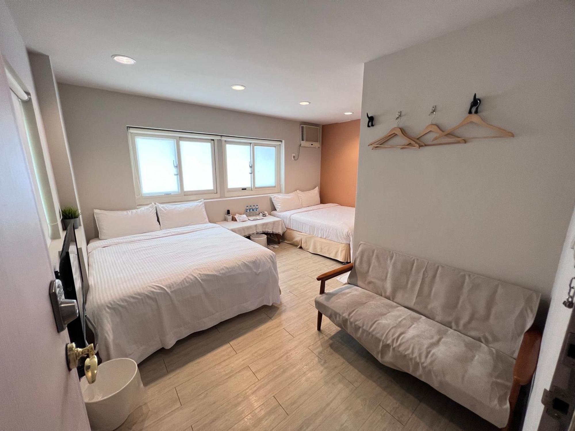 微趣 Wechill Hotel Tainan Bagian luar foto