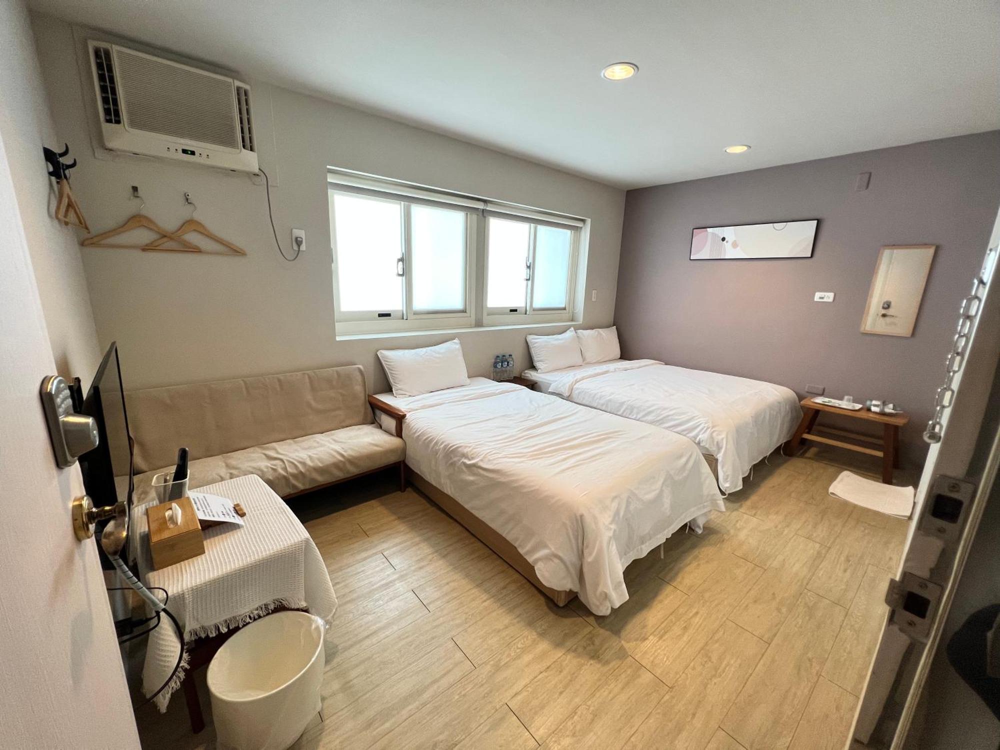 微趣 Wechill Hotel Tainan Bagian luar foto