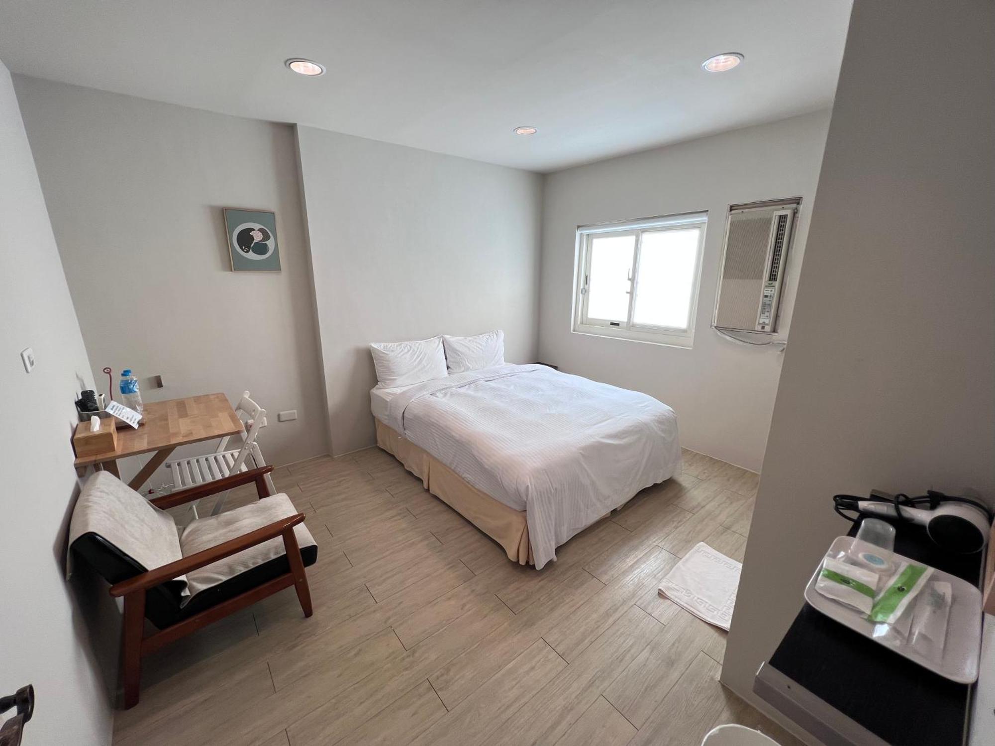 微趣 Wechill Hotel Tainan Bagian luar foto