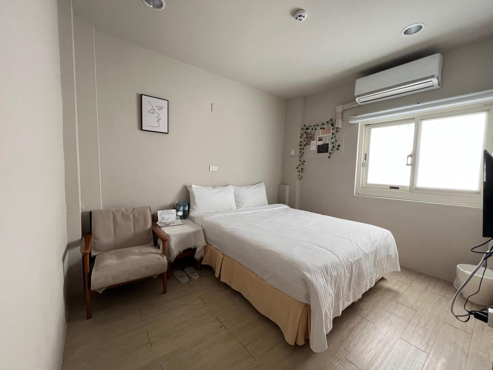 微趣 Wechill Hotel Tainan Bagian luar foto
